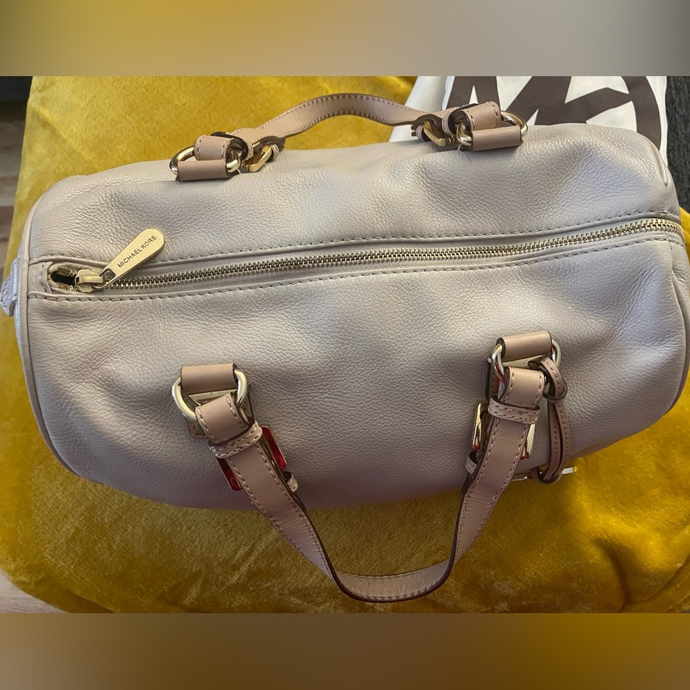 Authentic Genuine Leather Michael Kors Handbag - Picture 5 of 14